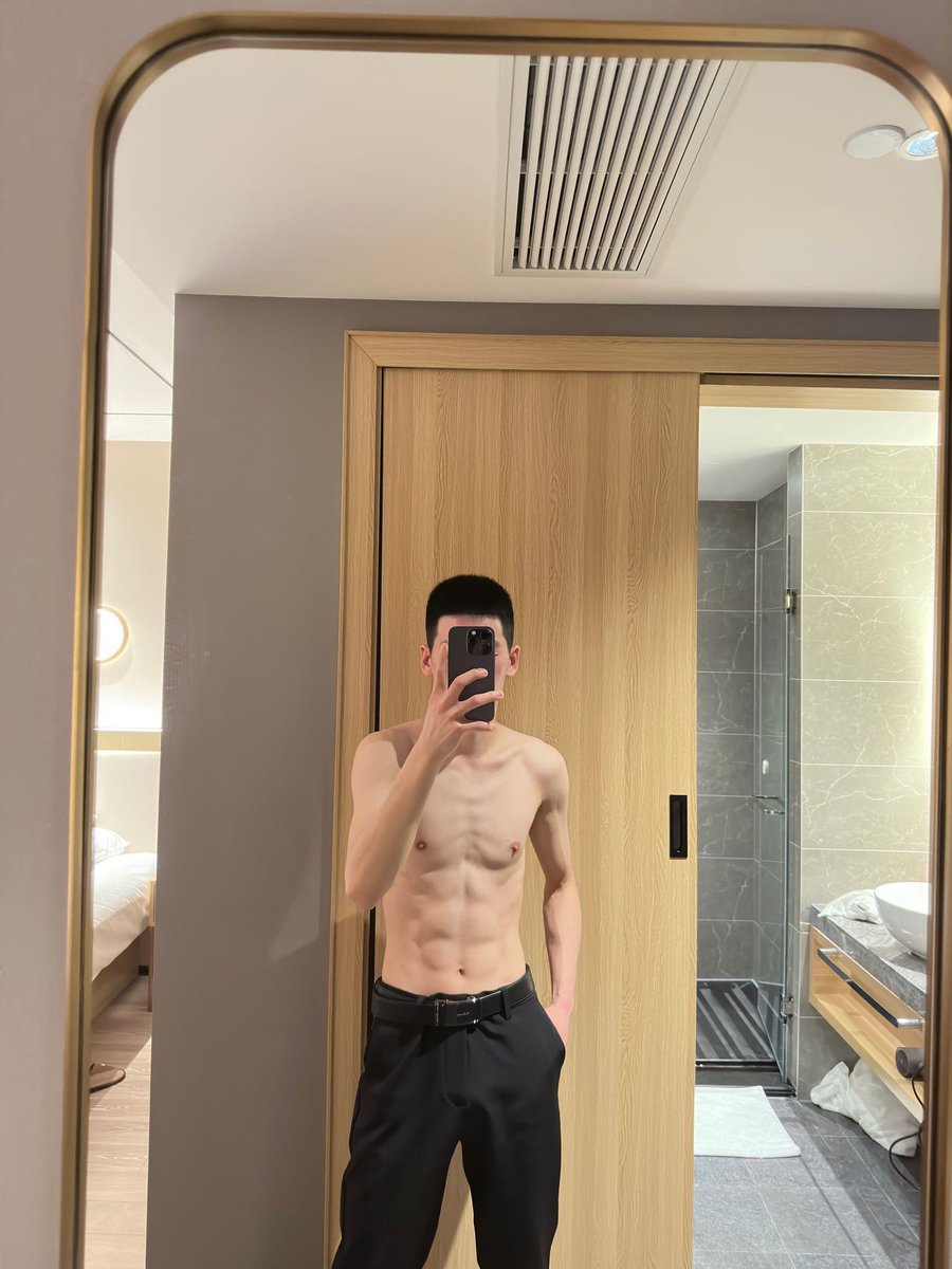 SS20010916's tweet photo. 精瘦型 超持久打桩机 嘎嘎硬💎 💎 💎 https://t.co/utBOL1cY2p