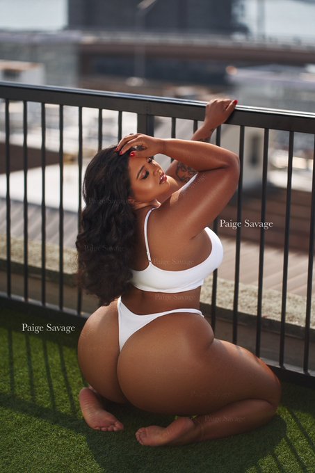 can I sit on your face? 🤍🤪 https://t.co/ja1p5bZl56