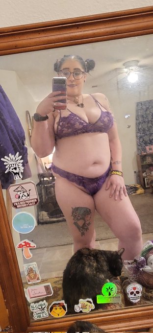 Ravexxxbabe’s pics and videos