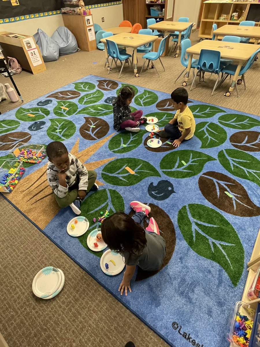 PrabhakarPreK's tweet photo. When pair and share is already fun, and it gets double when you try with different partners @hough_trista @pressNseale @CorreeCbond  #NewmanSpringTraining https://t.co/e6cWRwOR8K
