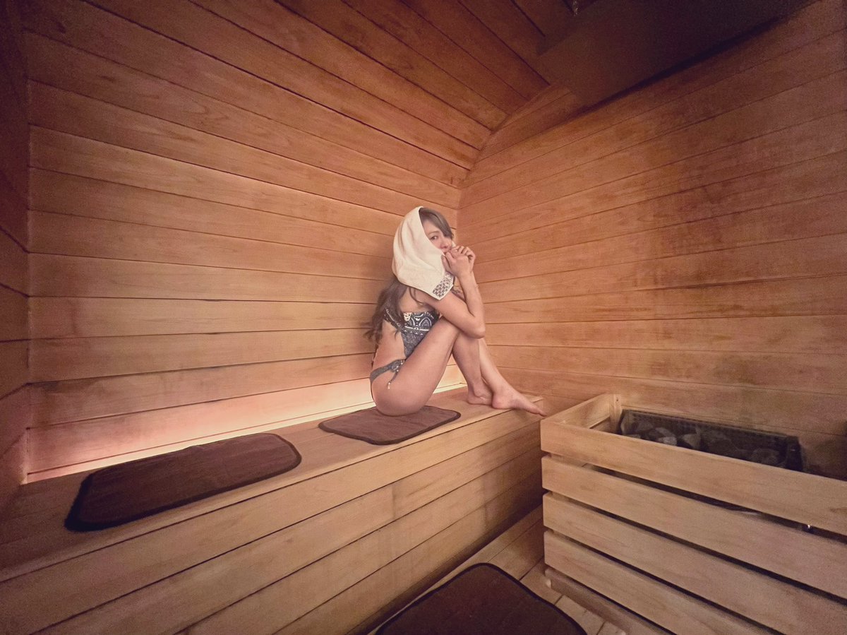 初KUDOCHI sauna ＼（°∀°　）／
雰囲気で勝手に高いと思ってたけどリーズナブルでびっくりした!
銀座店だけど新橋駅から激近いので次はサウナしてから新橋で飲んだくれるコースやりたいです!