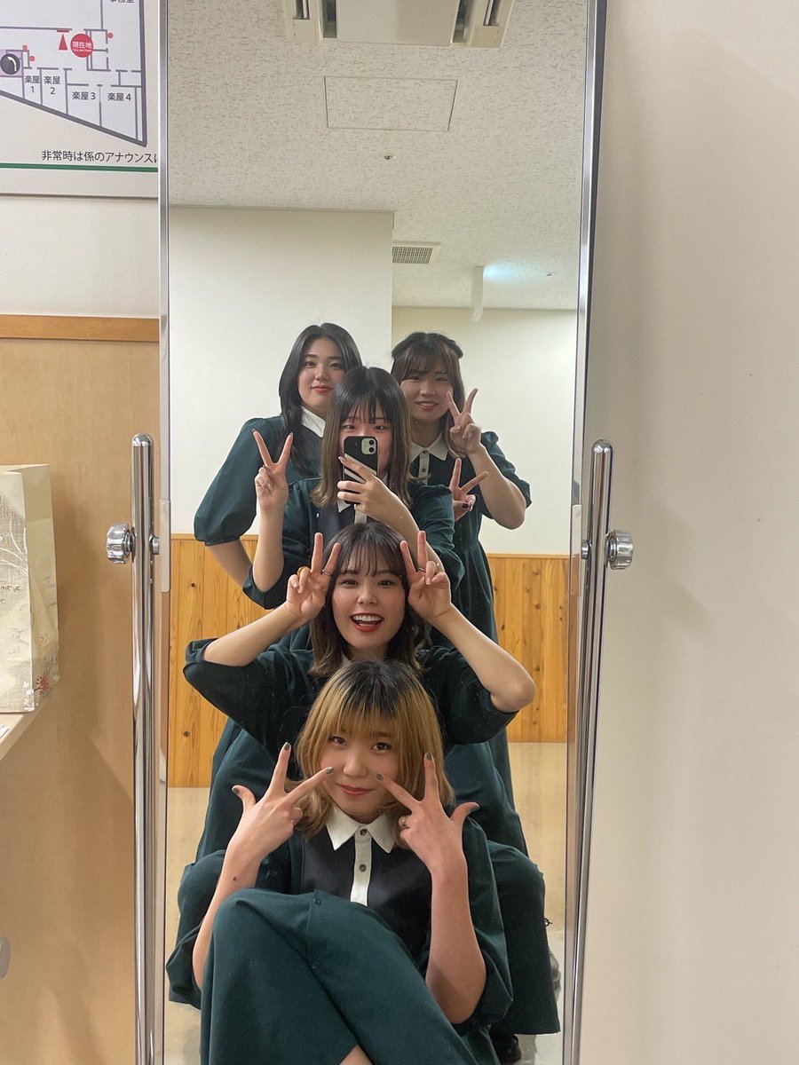 aishite_jack's tweet photo. 【あと3時間で本番！】

本日17:30〜サークルライブ本番です！
アイシテ、気合い入っております❗️🖤

ご来場お待ちしております！
当日チケットもありますのでぜひ！！！！ https://t.co/o1Dvn1wK1X