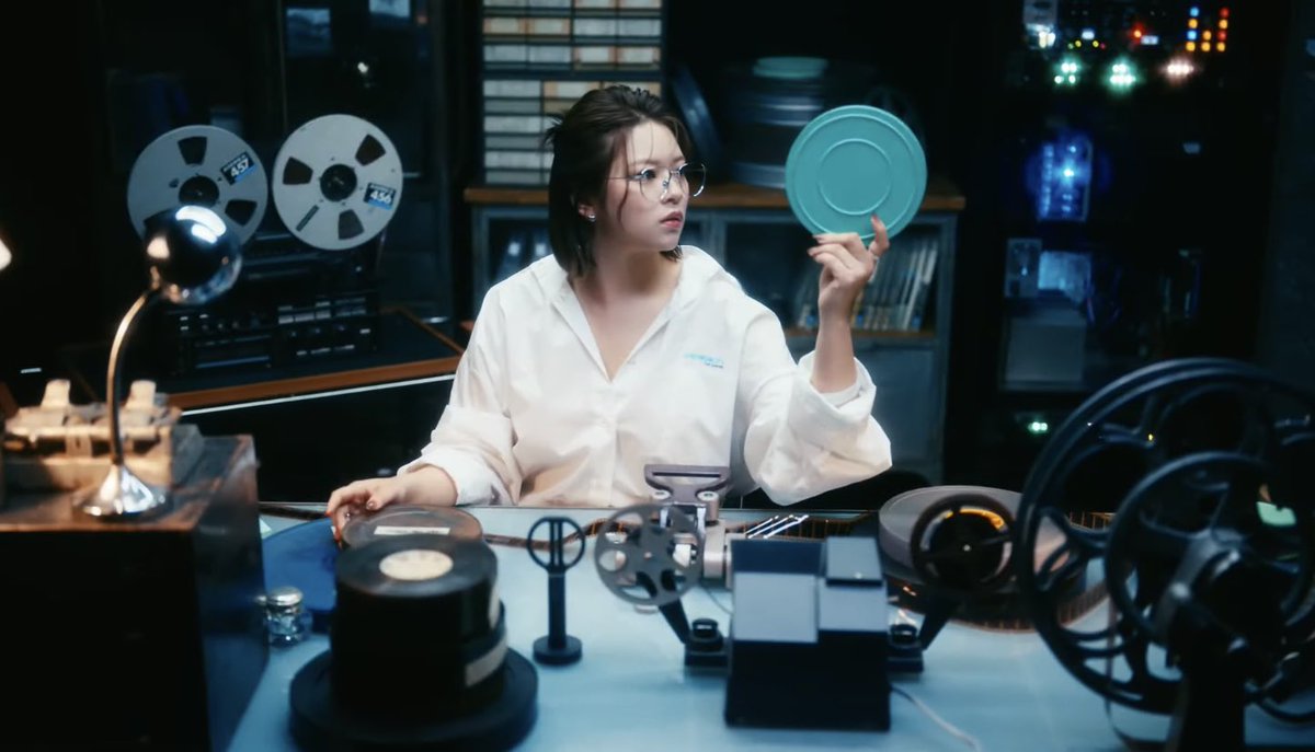 yjyworld's tweet photo. oh the actress in jeongyeon jumped out here… https://t.co/VUPLeJyoP8