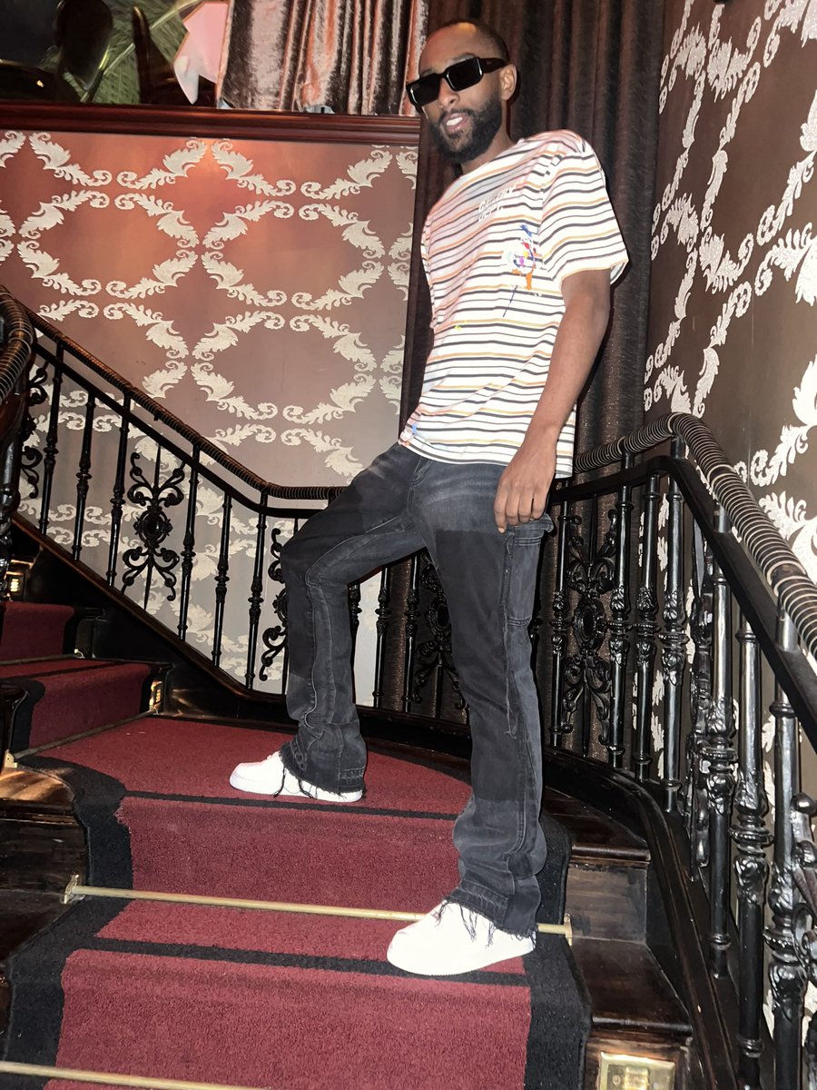 _officialfrank's tweet photo. Life so fast you miss it if you blink 👁️🥂 https://t.co/pS56fcLIyD