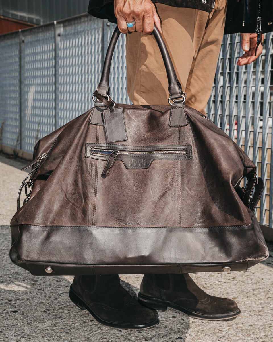 SwissFashionAG's tweet image. Experience the luxury of premium leather with our collection of jackets and accessories.
THE JACK LEATHERS

#thejackleathers #leatherjackets #leathercollection #agency #casualwear #menswear #switzerland