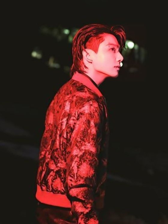 97JKARCHIVES's tweet photo. i see red #JUNGKOOK https://t.co/NPmLGTWaCd