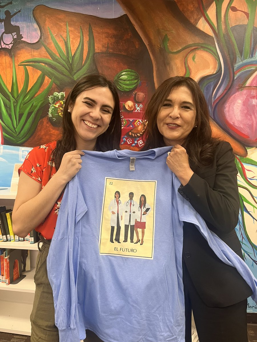TheMillennialMD's tweet photo. Today, we welcomed California’s first Latina Surgeon General to @StanfordMed 

Hearing Dr. Diana Ramos call our medical student “Mija” is a moment I will never forget 😢

Thank you @StanfordODME and @StanfordMedOFDD + Stanford LMSA for helping organize this historic event! https://t.co/EGdU6ztD3j