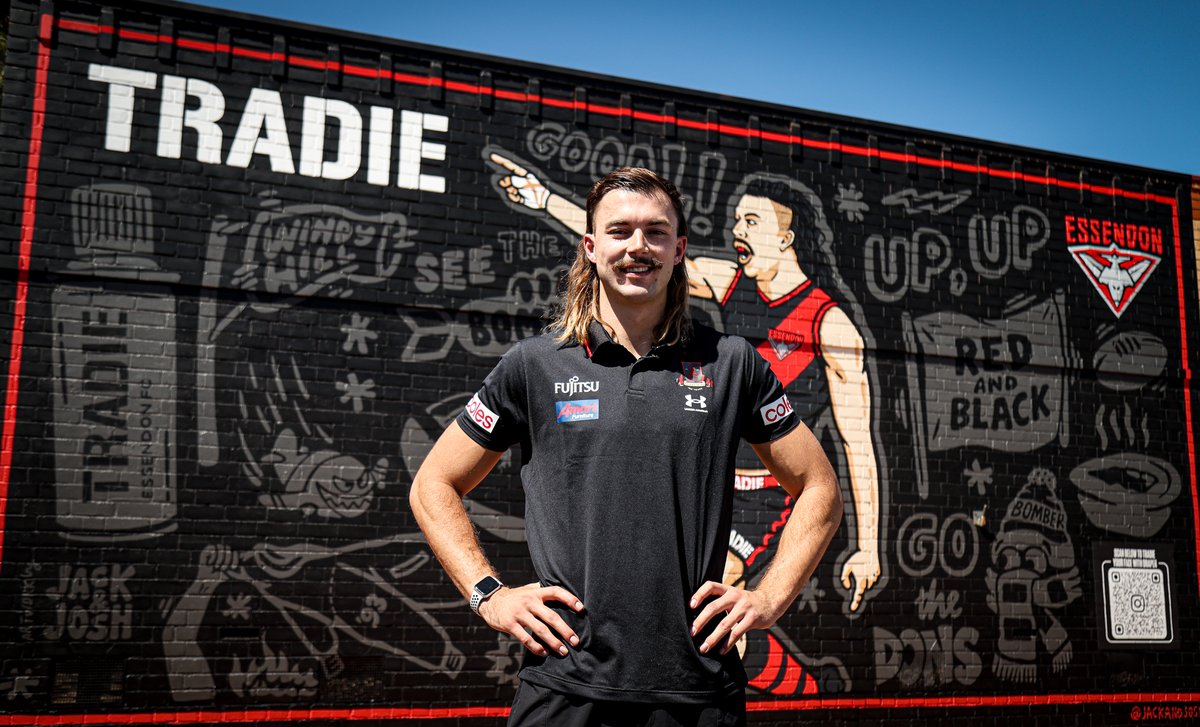 essendonfc's tweet photo. Drapes mural at Windy Hill.

Iconic. https://t.co/X498xgtM25