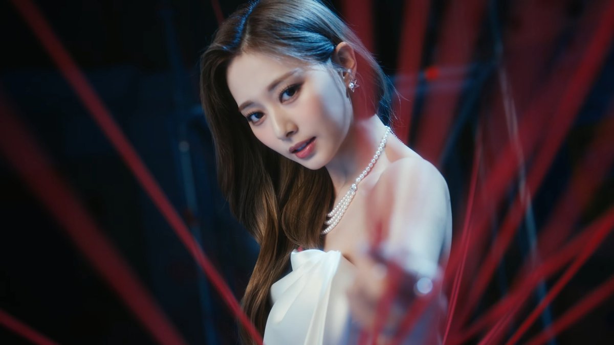 satzuthinker's tweet image. PLEASE