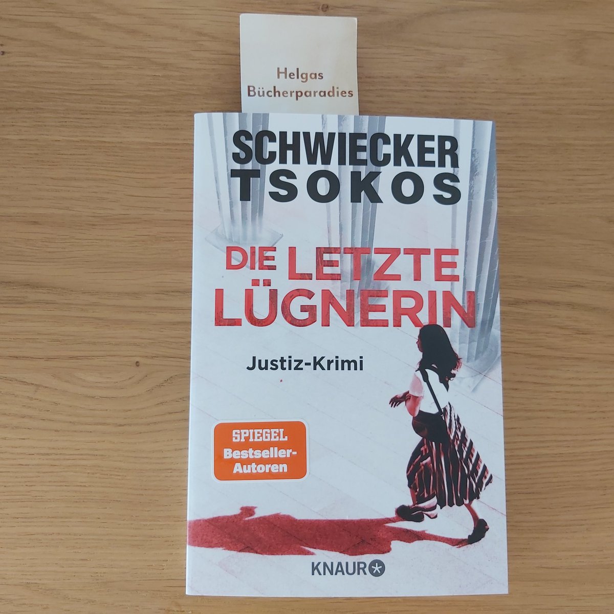 helgasbuecher's tweet photo. #helgasbuecherparadies #buchblogger #Rezension #Krimi #lesen #buch #droemer #michaeltsokos #florianschwiecker Heute möchte ich euch meine Meinung zum Justizkrimi von Florian Schwiecker und @michaeltsokos mitteilen @KnaurVerlag https://t.co/rgYEjT0D8u https://t.co/CZfNhLw2nu