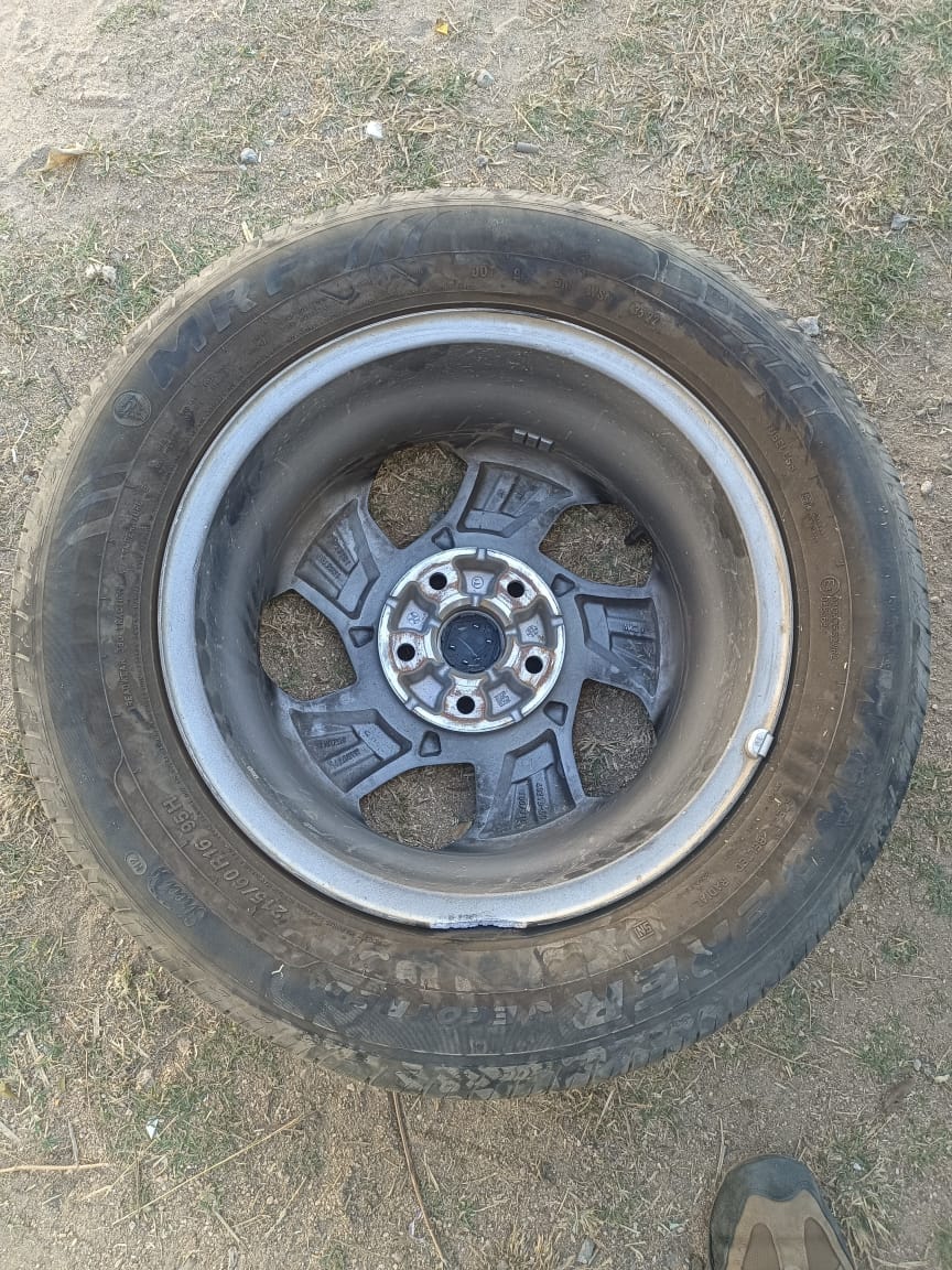 Krishna68439892's tweet photo. @Maruti_Corp Build quality of new Brezza is worse . Don't go for Maruti. I made a mistake by choosing it but I expect you won't. https://t.co/5tuUpsSoyY