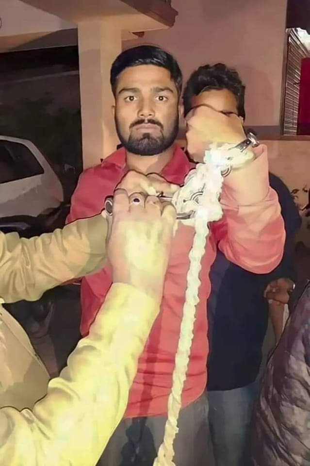 चलिए फिर से मनिषवा को रेला जाए... 👇

#ArrestBCManishKashyap 👈ट्रेंड कराया जाए इसमे BC का मतलब तो जानते ही है ना 🤣

🇮🇳🇮🇳 #VinayDubeyMumbai 🇮🇳🇮🇳