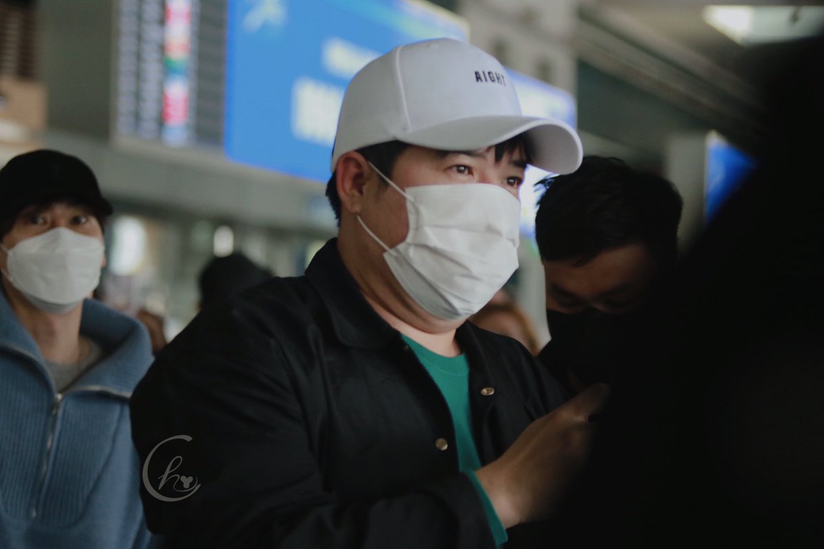Welcome to Vietnam 🇻🇳 

#shindong #SuperShow9invietnam #SS9inHCM