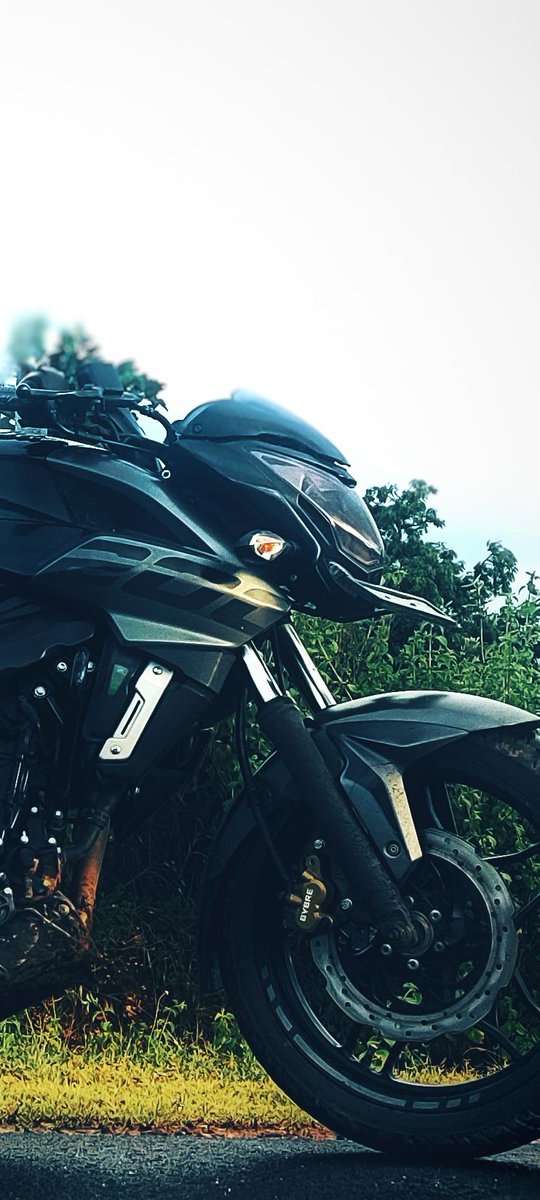 Mario_Prabhas's tweet image. Suggest me a bike... 💥💥💥
#hunter350 - touring -new arrival
#yamahaMT15 - intital torque - transformer
#pulsar220f - legends bike 
#pulsarNS200 - road king
#theboys #bikers