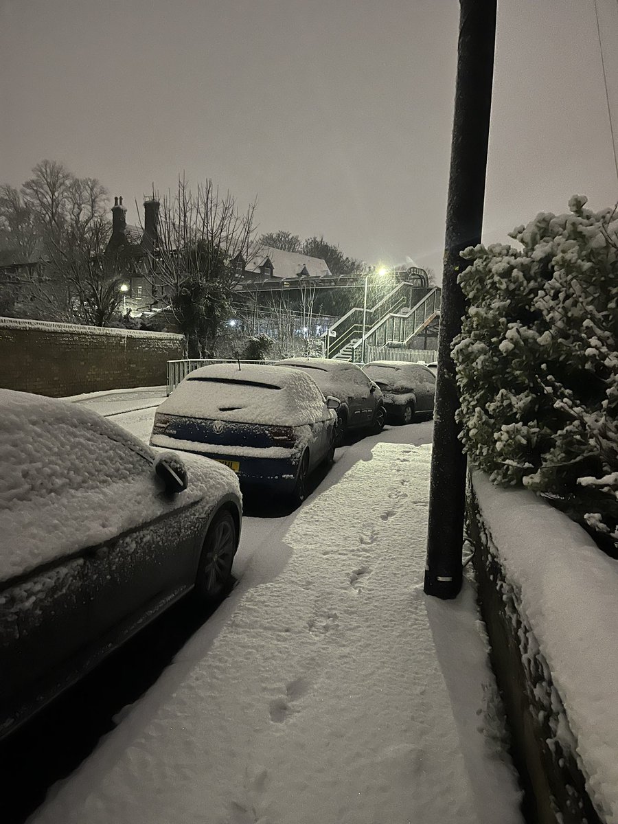 Francisco Rowe ✌️ (@fcorowe) on Twitter photo Bright and early on my way to an <a href="/turinginst/">The Alan Turing Institute</a> workshop organised by the great @rsfrankl in Newcastle. I just hope to make it as snow ❄️ keeps falling & no transport to be seen! Bright and early on my way to an <a href="/turinginst/">The Alan Turing Institute</a> workshop organised by the great @rsfrankl in Newcastle. I just hope to make it as snow ❄️ keeps falling & no transport to be seen!
