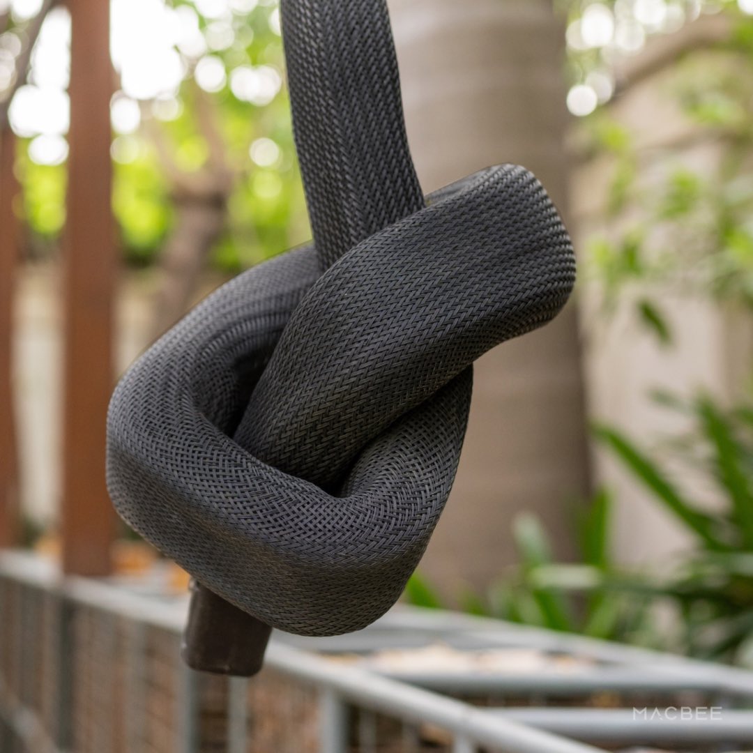 macbee's tweet image. Check out this amazing setup! We've installed the world's only flexible speaker from @k_array_systems  in a pergola, proving that technology and design can blend seamlessly. Can you spot the speaker? 

#MACBEE #Karray #FlexibleSpeaker #DesignMeetsTechnology  #beesquad #technology…