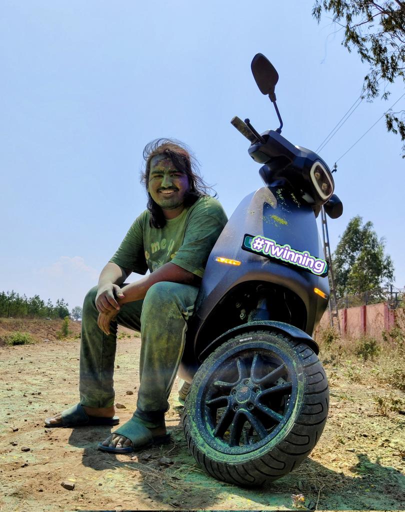 diveshpande's tweet photo. @bhash This year Holi party with the Ola S1 Pro (Party Mode and Music added soul to the party) 
Had Fun 🎉
#OlaS1 #OlaS1Pro 
@bhash @OlaElectric https://t.co/rkhkBzsgD0