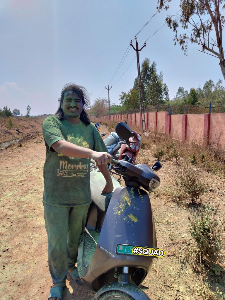 diveshpande's tweet photo. @bhash This year Holi party with the Ola S1 Pro (Party Mode and Music added soul to the party) 
Had Fun 🎉
#OlaS1 #OlaS1Pro 
@bhash @OlaElectric https://t.co/rkhkBzsgD0
