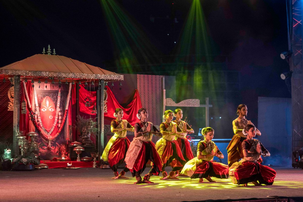 SadhguruJV's tweet image. There are two aspects to Life. One is what you do &amp;amp; what you have as a result. Another is how you experience your life. #Devi is a Doorway to experience the Magic &amp;amp; Magnificence of Life. May you access this doorway &amp;amp; know tremendous possibilities within yourself. Blessings. -Sg…