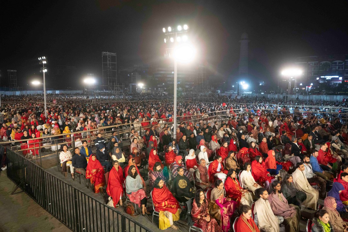 SadhguruJV's tweet image. There are two aspects to Life. One is what you do &amp;amp; what you have as a result. Another is how you experience your life. #Devi is a Doorway to experience the Magic &amp;amp; Magnificence of Life. May you access this doorway &amp;amp; know tremendous possibilities within yourself. Blessings. -Sg…