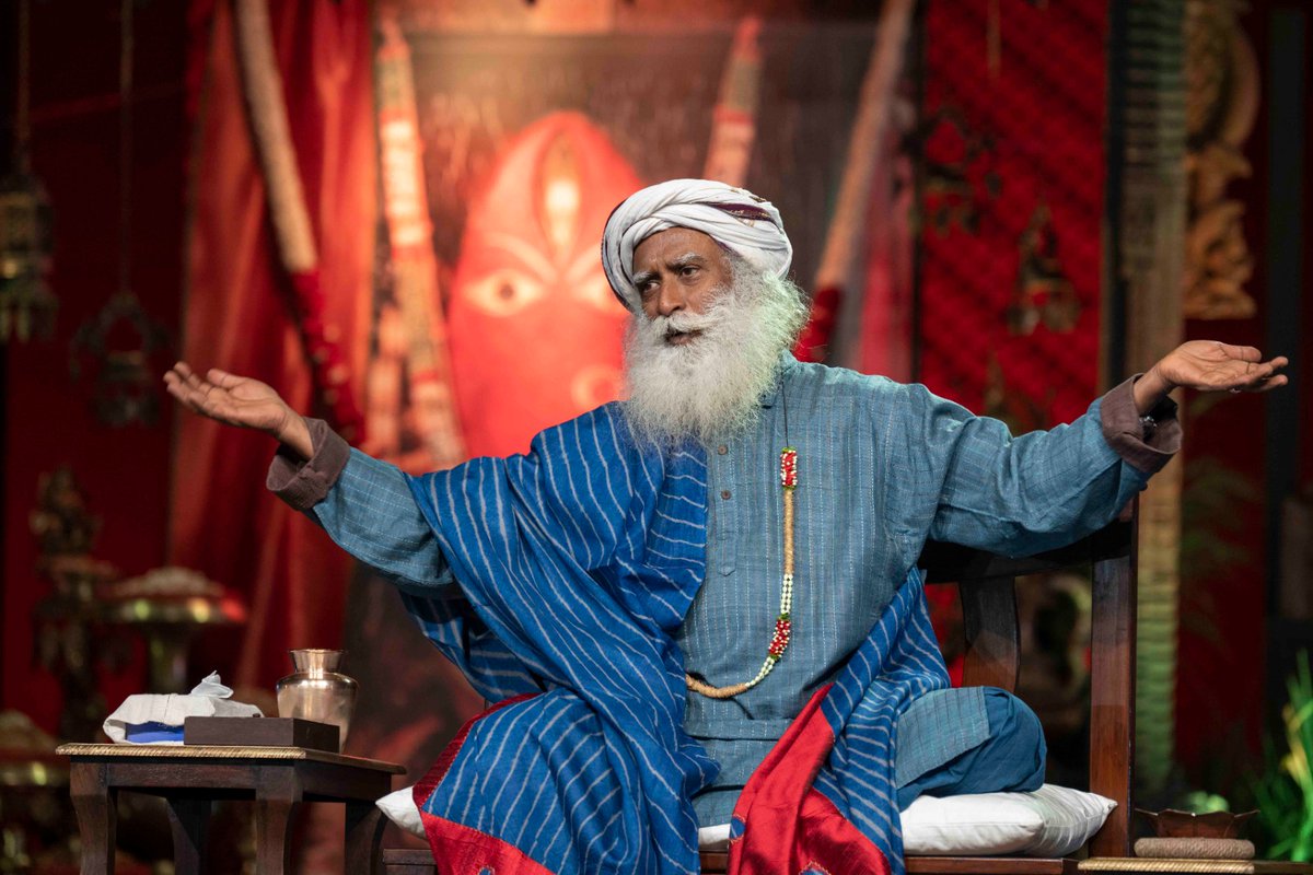 SadhguruJV's tweet image. There are two aspects to Life. One is what you do &amp;amp; what you have as a result. Another is how you experience your life. #Devi is a Doorway to experience the Magic &amp;amp; Magnificence of Life. May you access this doorway &amp;amp; know tremendous possibilities within yourself. Blessings. -Sg…