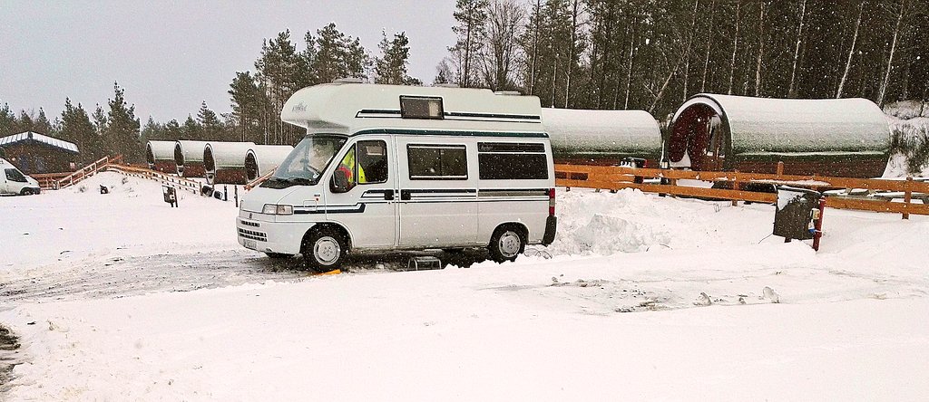 Firesnapper999's tweet image. With the right tyres, driving to road conditions, vehicle capability &amp;amp; driving skills, my campervan makes safe, steady progress even on snow covered roads. Fitted with M+S 3 peaks tyres. #FrontWheelDrive