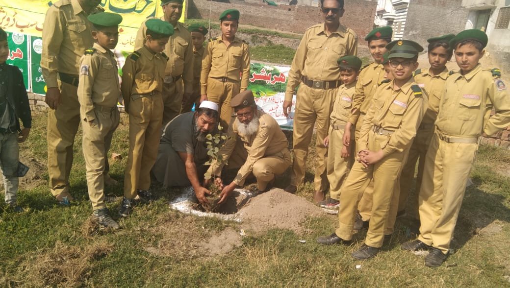 DCGRW's tweet image. Tree plantation under #SpringPlantation at Muslim Science School and College Rasol Nagar, Wazirabad by Forest Department today.

@CleanGreenPK 
@Plant4Pak 
@CS_Punjab 
@CommissionerGu3