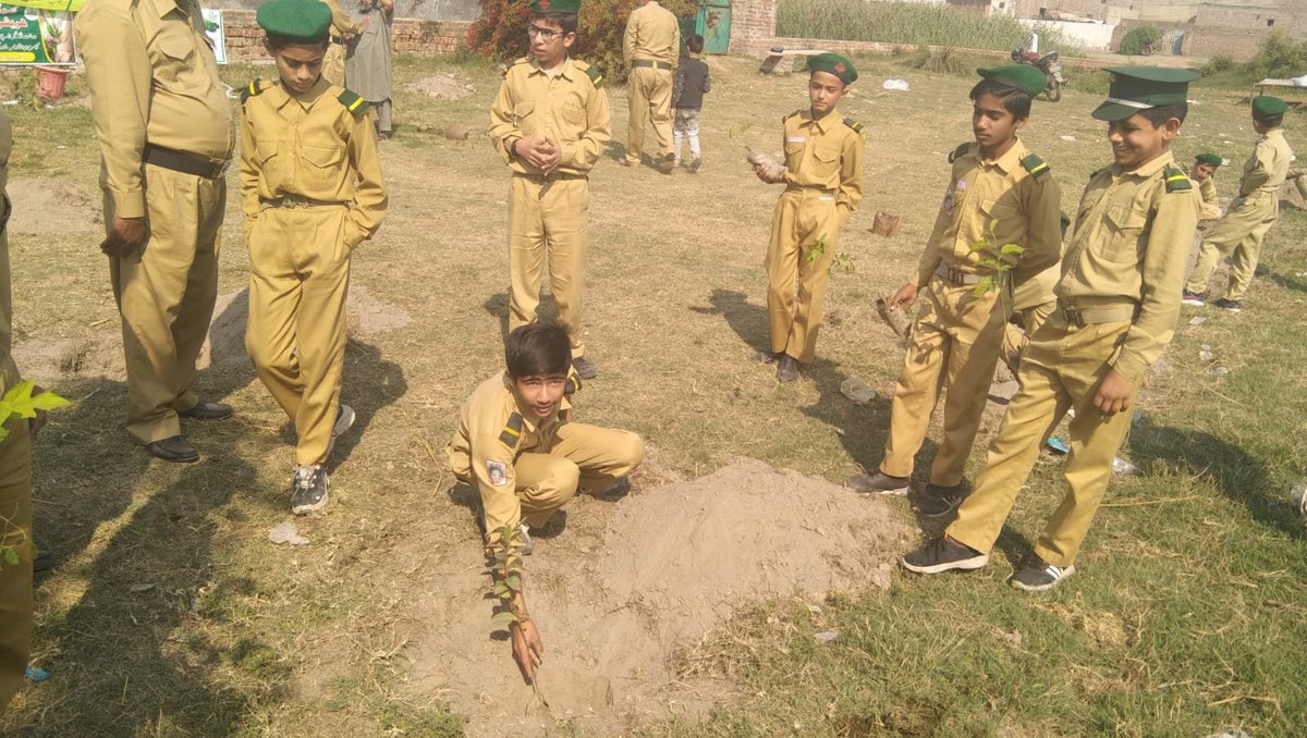 DCGRW's tweet image. Tree plantation under #SpringPlantation at Muslim Science School and College Rasol Nagar, Wazirabad by Forest Department today.

@CleanGreenPK 
@Plant4Pak 
@CS_Punjab 
@CommissionerGu3