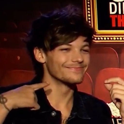 HelenWillough15's tweet photo. @itzisi_ I'm voting #Louies for #BestFanArmy at the #iHeartAwards https://t.co/xThNU10bzr