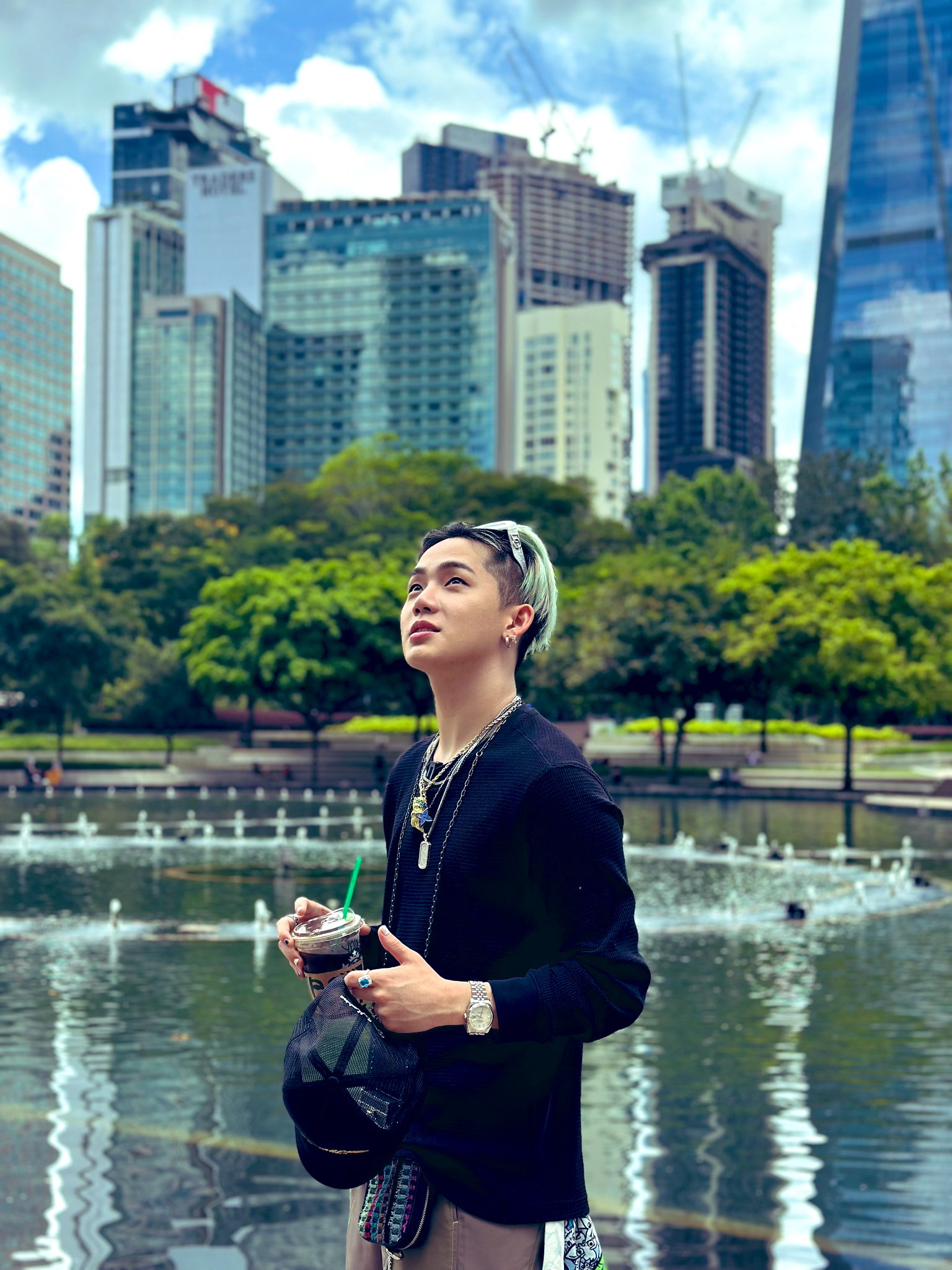 Fq1uZYcaIAA47wu?format=jpg&name=large