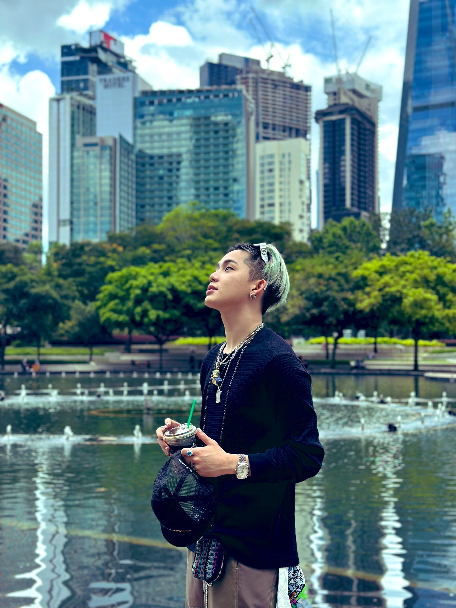 Fq1uZYhakAAOXMQ?format=jpg&name=large