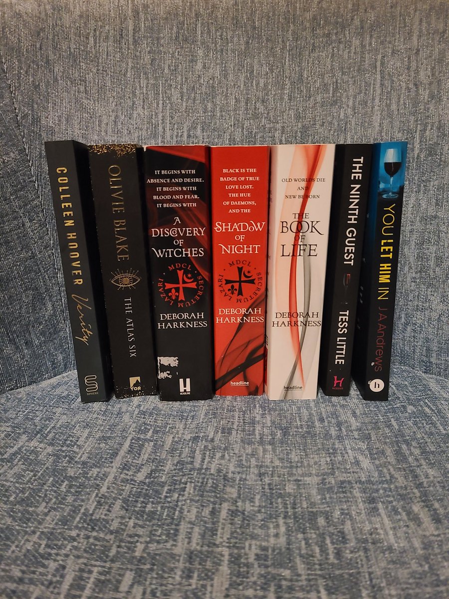 ChevonnesBooks's tweet photo. #bookmail so many good books I have found, 2 brand new from friends and the other 5 from a second hand shop, #booktwt #BookTwitter #haul https://t.co/5HGinudmFn