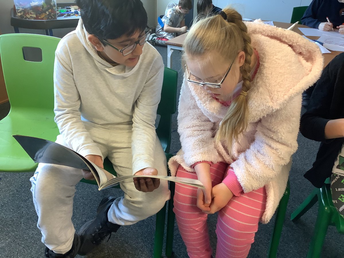 WHS_MissConnor's tweet photo. @WoodlandsHS   It was lovely to see our pupils reading stories to pupils in Oak class today. 💚 #WorldBookDay2023 https://t.co/mfHyCy8yJv