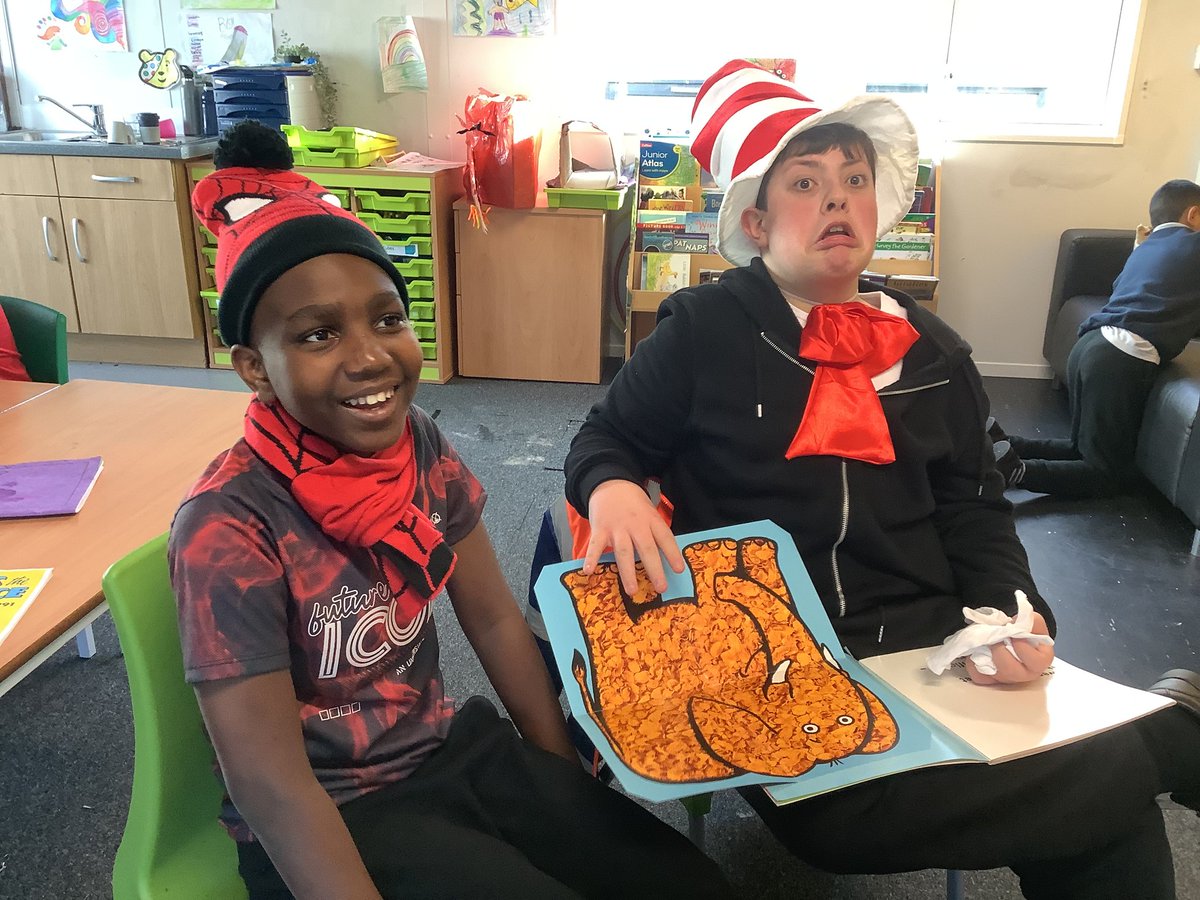 WHS_MissConnor's tweet photo. @WoodlandsHS   It was lovely to see our pupils reading stories to pupils in Oak class today. 💚 #WorldBookDay2023 https://t.co/mfHyCy8yJv