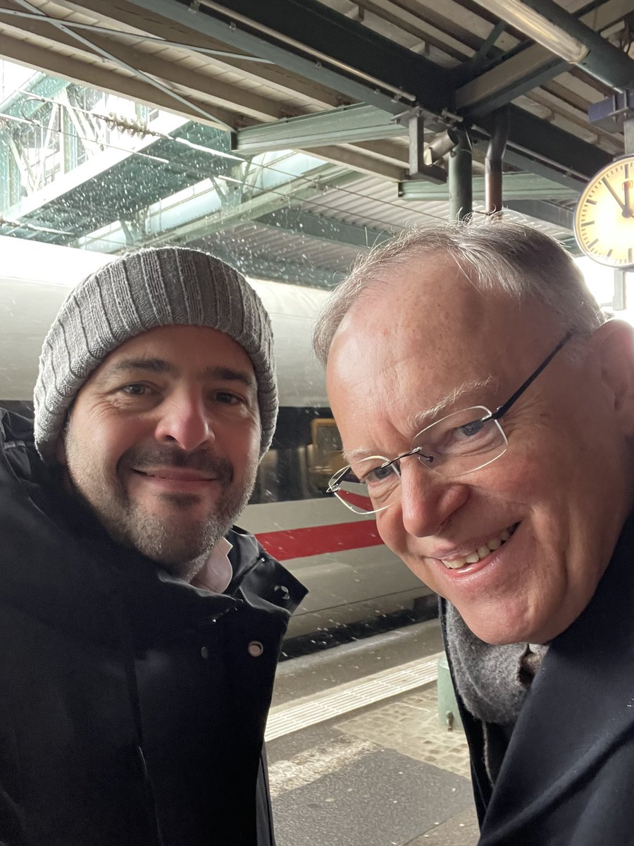 Daniel Schneider (@schneider_cux) on Twitter photo Mit Stephan Weil nach Dortmund zur Klausur der Landesgruppen NRW+NS+HB! Geht um Stabilität+Stärke sowie unsere Prioritäten für den Fortschritt. Vorab über Offshore-Basis Cuxhaven, unserer Industrie im internationalen Wettbewerb, Elbe, Meere, Moore und <a href="/DEICHBRAND/">DEICHBRAND Festival</a> gesprochen … Mit Stephan Weil nach Dortmund zur Klausur der Landesgruppen NRW+NS+HB! Geht um Stabilität+Stärke sowie unsere Prioritäten für den Fortschritt. Vorab über Offshore-Basis Cuxhaven, unserer Industrie im internationalen Wettbewerb, Elbe, Meere, Moore und <a href="/DEICHBRAND/">DEICHBRAND Festival</a> gesprochen …