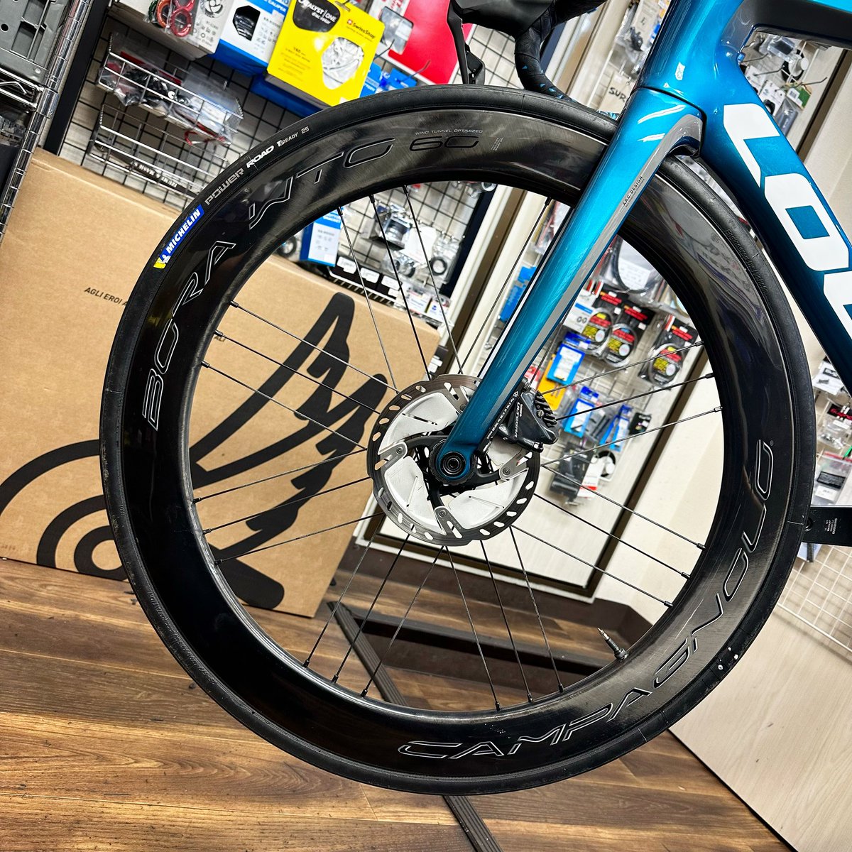 u2bikes's tweet photo. カンパニョーロ/WTOホイール🇮🇹
結構なお値段ですが、やはりいいですね。 #U2BIKES #campgnolo #WTO #いつか欲しいホイール https://t.co/1Rv04Teklh