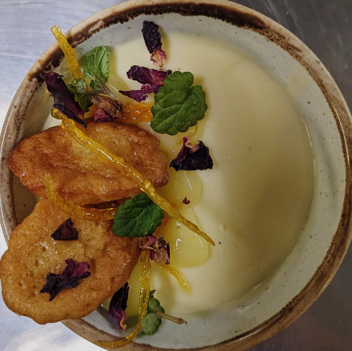 Are these not the prettiest desserts you ever did see?! They taste even better than they look - here we have the rhubarb frangipane and lemon posset dishes, new to the <a href="/Risingsunsheff/">The Rising Sun</a> Spring menu. Head to risingsunsheffield.co.uk or call the pub on 0114 2302855 for reservations.