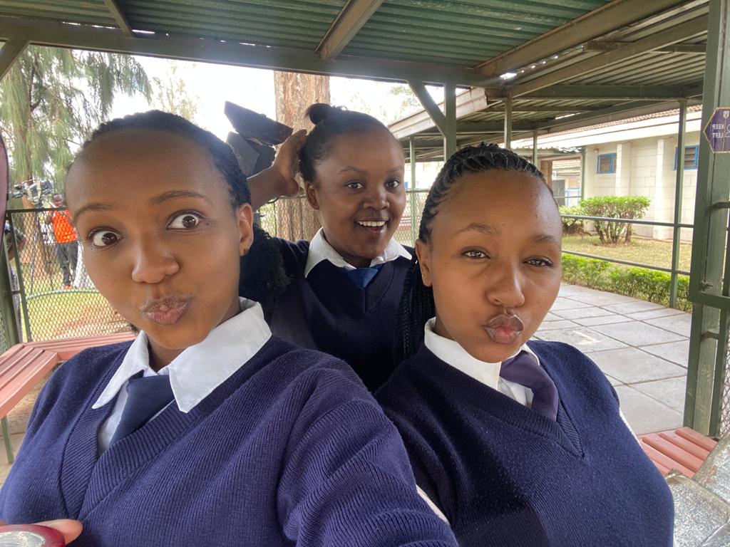 TahidiHighSch's tweet photo. Weekend yenu ikue tight ka socks mpya! 🥰

Yetu ishaanza!
Meryl (Wanja Nguku), Maya (Stella Wangeci), Melissa (Charlene Ng'ethe)
SUBSCRIBE to our channel 🔥https://t.co/i2tlY1lsgv

#TahidiHigh #love #rahajipe https://t.co/xcebUwbveg