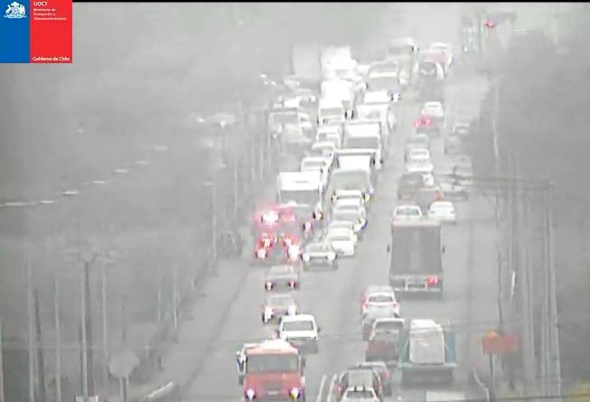 09:05 hrs. #Temuco: ⚠️Bomberos trabajando en Avenida Caupolicán (hacia el sur), sector puente Cautín.
<a href="/MTTLaAraucania/">SeremiTT Región de La Araucanía</a>