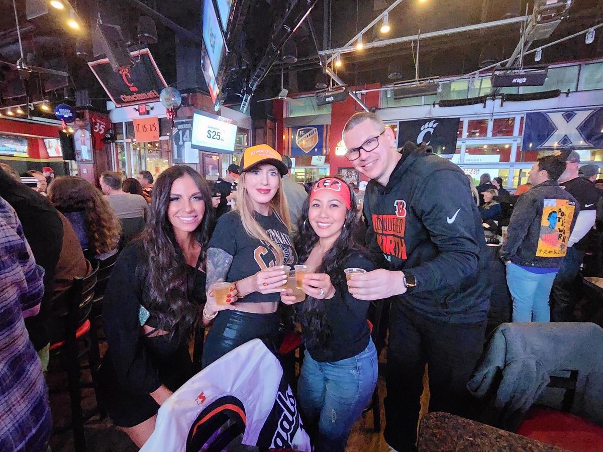 TomHarnisch's tweet image. Happy Birthday @TheRealMathryn . Have a great day!