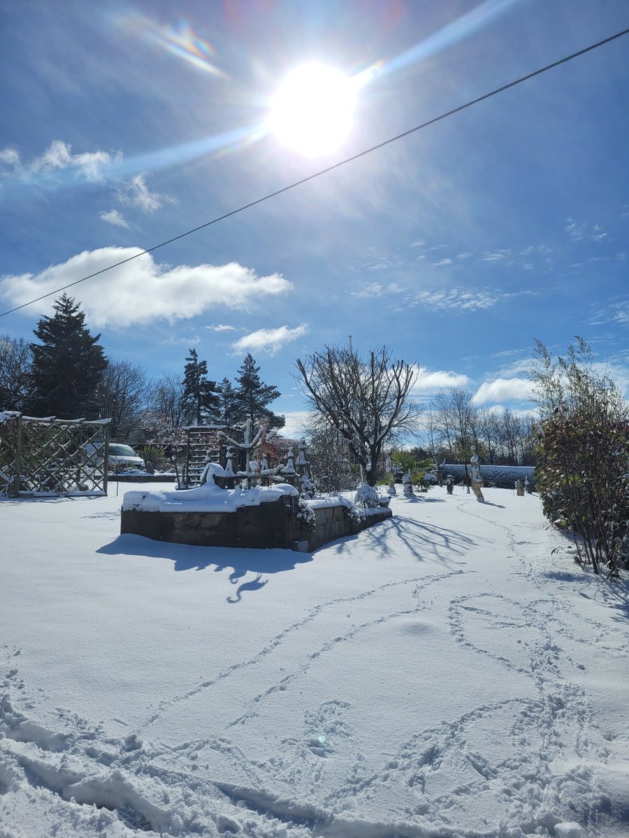 Getting a suntan now, gorgeous ☃️🌞❤️ #snow #staffordshiremoorlands