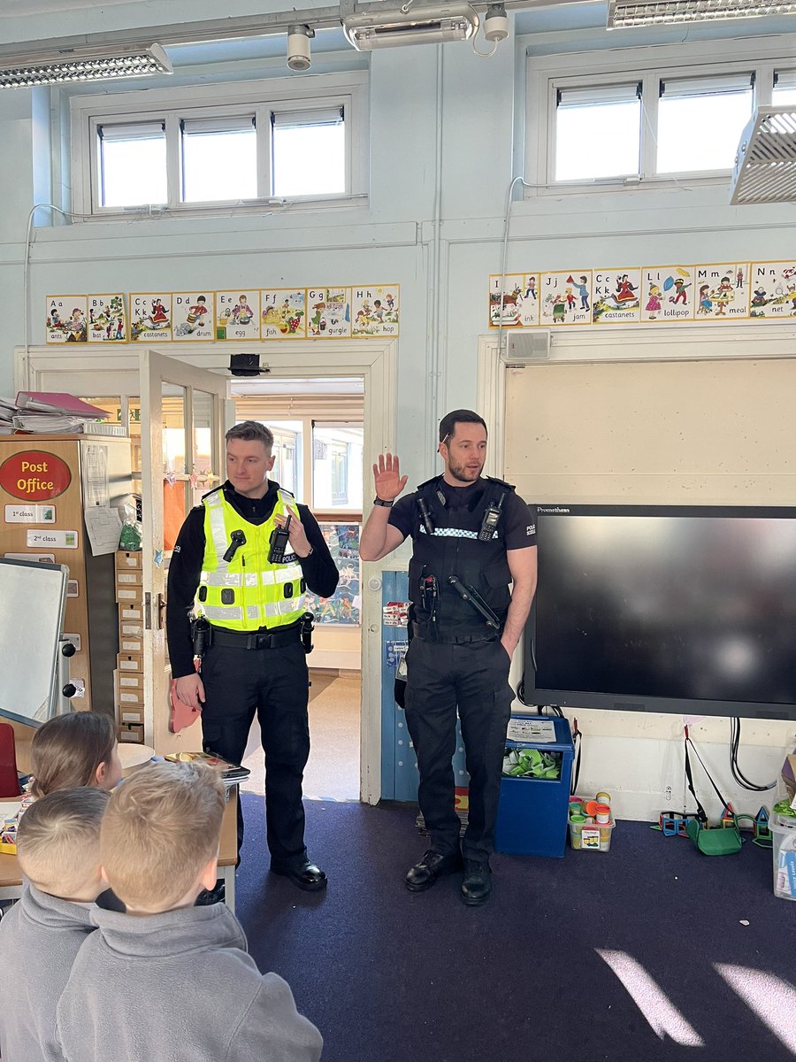 Auchinloch Primary School & Nursery Class tweet media