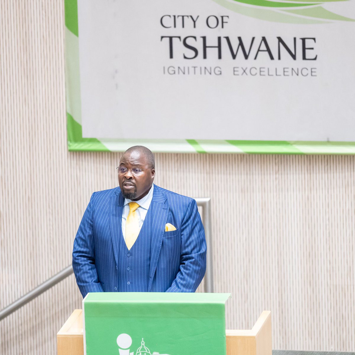 Blitsberig: Murunwa Makwarela het pas as raadslid en burgemeester van die Tshwane-metro bedank. Volgens boodskappe wat Pretoria FM onder oë gehad het, het hy 'n derde party gebruik om sy rehabilitasie sertifikaat te vervals.