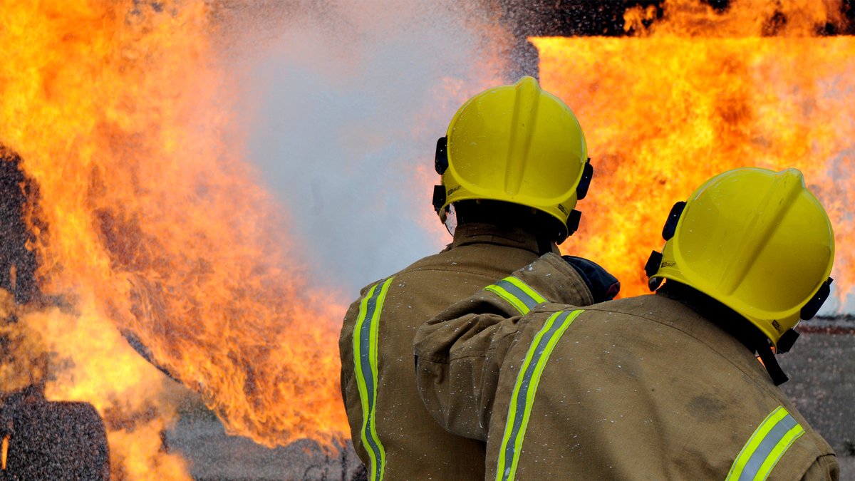 Could you be one of our next Wholetime Firefighters? 🔥🚒  You can apply now! Just visit ow.ly/7YgR50Nf9fi to find out more
