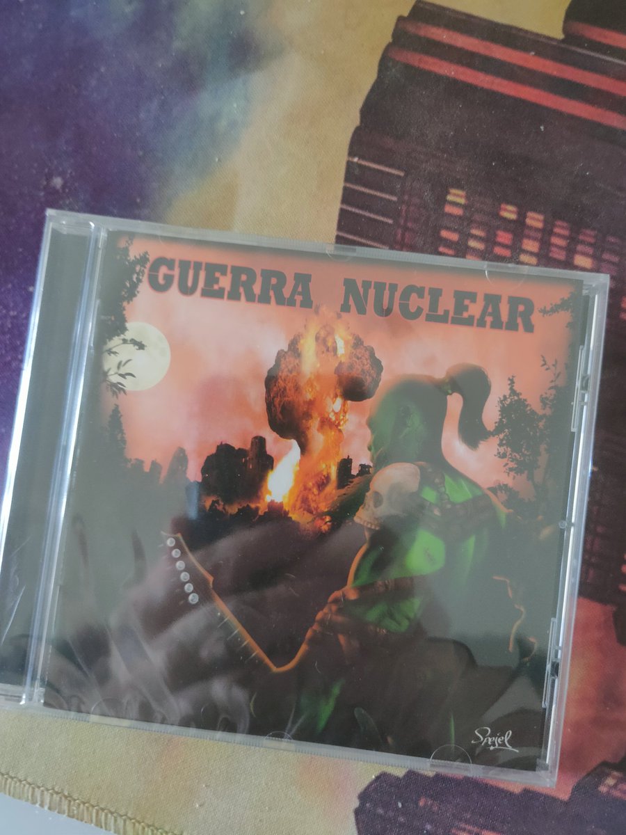 Me ha llegado hoy el último disco de <a href="/Tabernadelorco/">La Taberna Del Orco</a> y pienso metérmelo entero del tirón en vena.

Si no los conocíais, dadles un try por Spotify que se lo curran y merecen mucho la pena. open.spotify.com/album/59AEtgSJ…