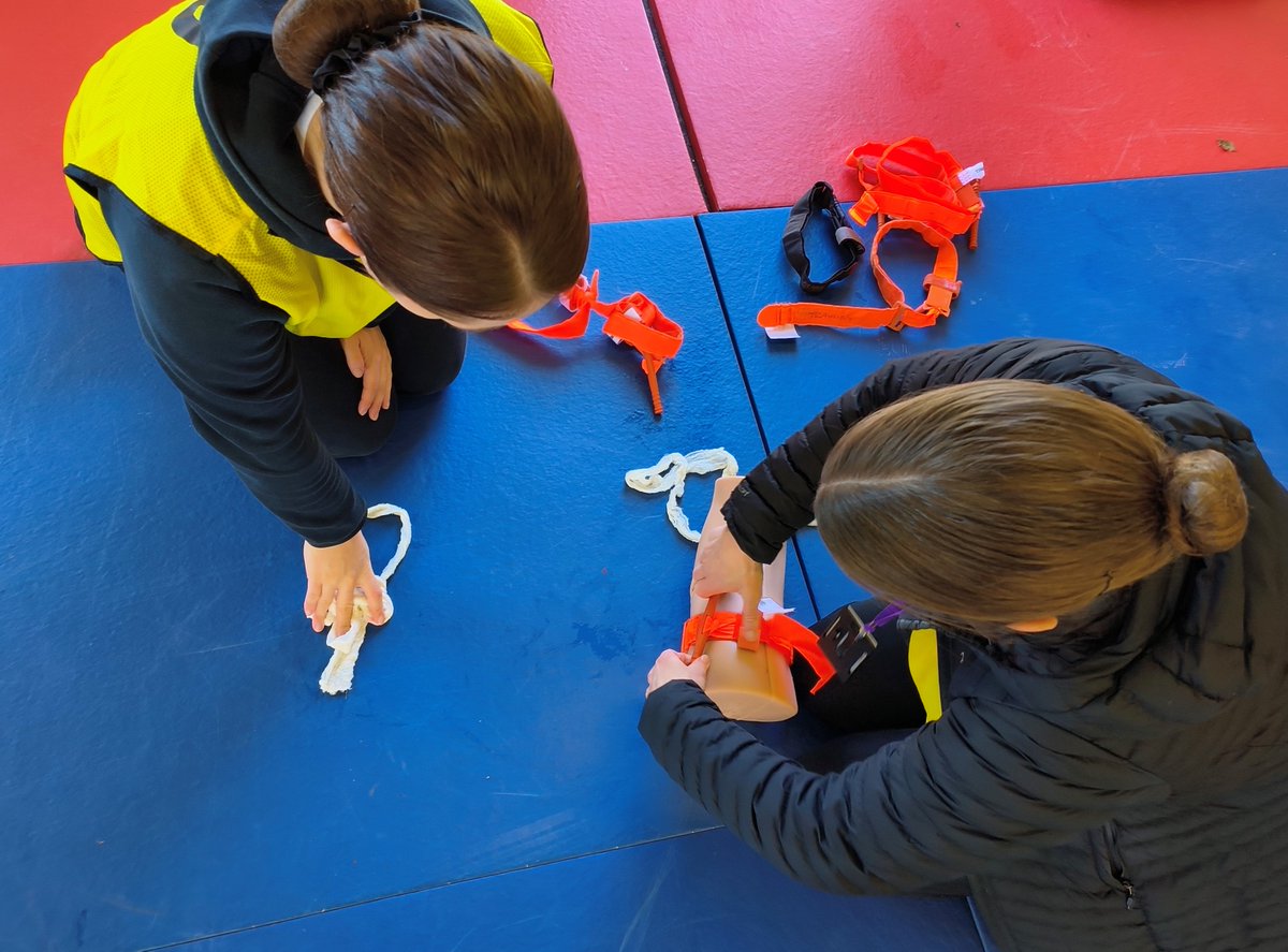 PSOSCollege's tweet image. Tourniquets, chest seals and compressed gauze are essential pieces of Police officers' equipment.  Today students from Course 04/22 learnt about using these effectively when dealing with life-threatening injuries. #StopTheBleed #LifeOfAProbationer