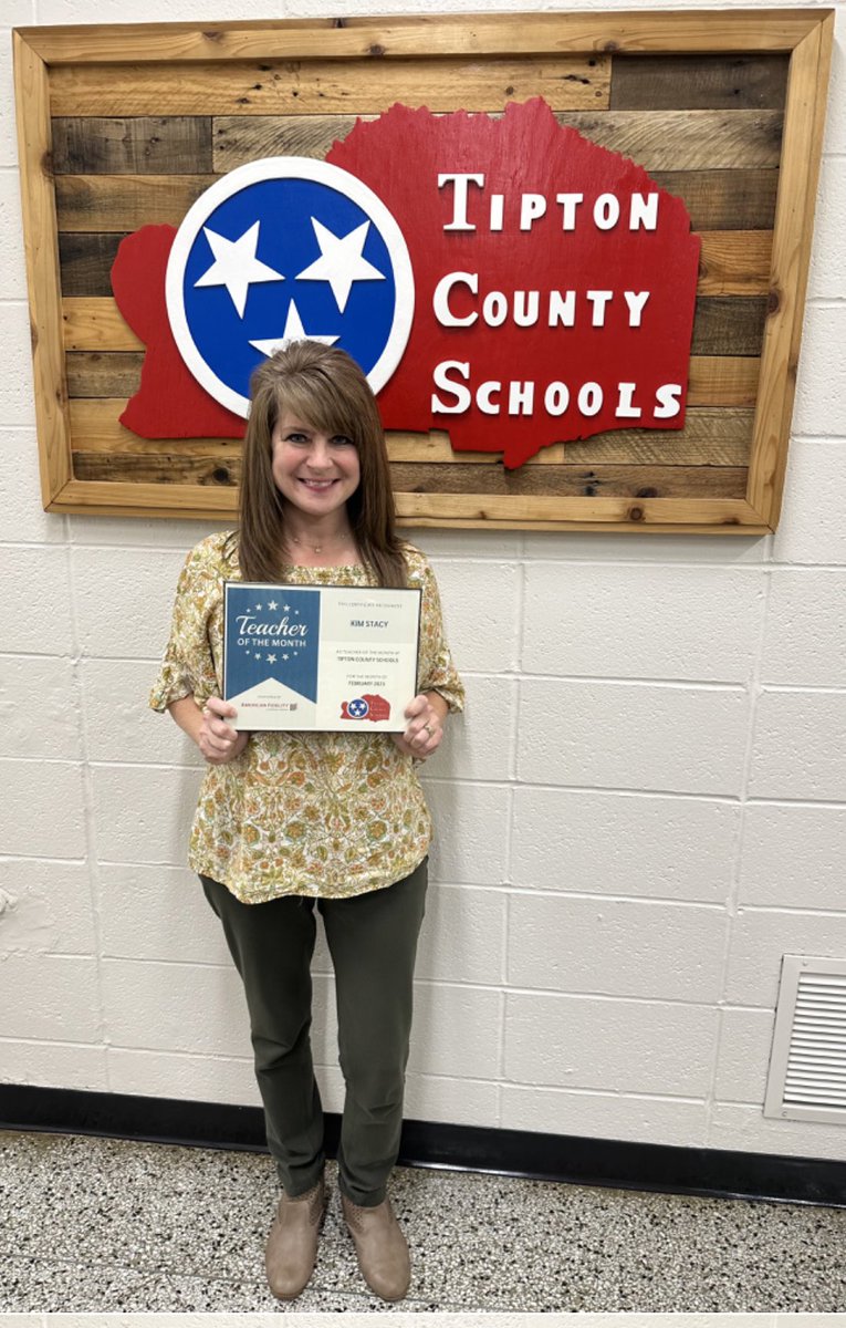 rebekahcbyrd1's tweet photo. Congrats to Kim Stacy, 1st grade teacher from @SchoolDrummonds, for being named the @amfidelity Teacher of the Month for @TCSchools_ #makingadifference https://t.co/2RabcE9f6g