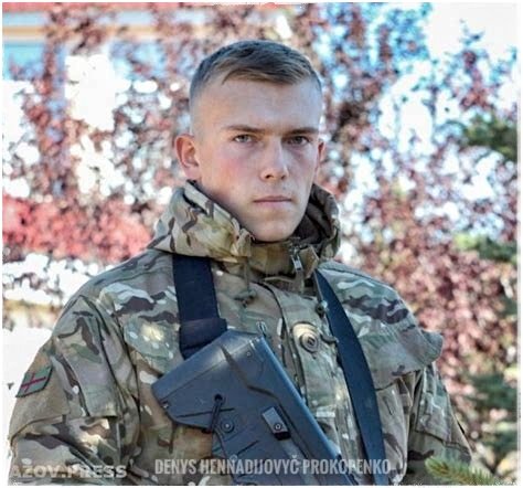 Krazy9Kat's tweet image. Maybe Santa is a nazi too. 🤔
#IntimateConnection 🇺🇦 🇫🇮  #LangleyDavosWar