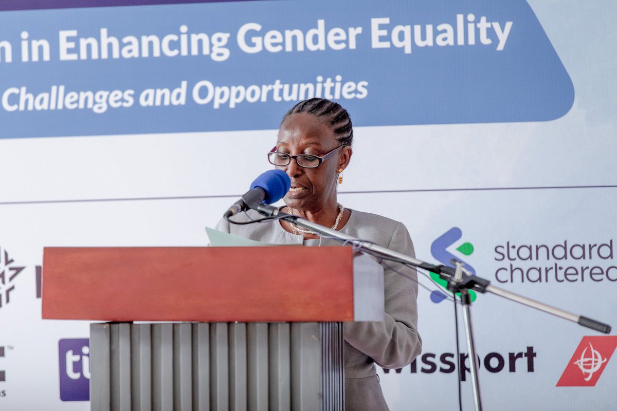 Ms. Jayne Nyimbo Mwenyekiti wa bodi ya <a href="/ATE_Tanzania/">Association of Tanzania Employers(ATE)</a> akitoa salamu kwa Wageni Waalikwa na wahudhuriaji wa mkutano. Mwenyekiti ametumia muda huo kumkaribisha Mhe. Joyce Ndalichako,  Waziri OWM-KAVW 

#ALC2023 | #FemaleFutureTz