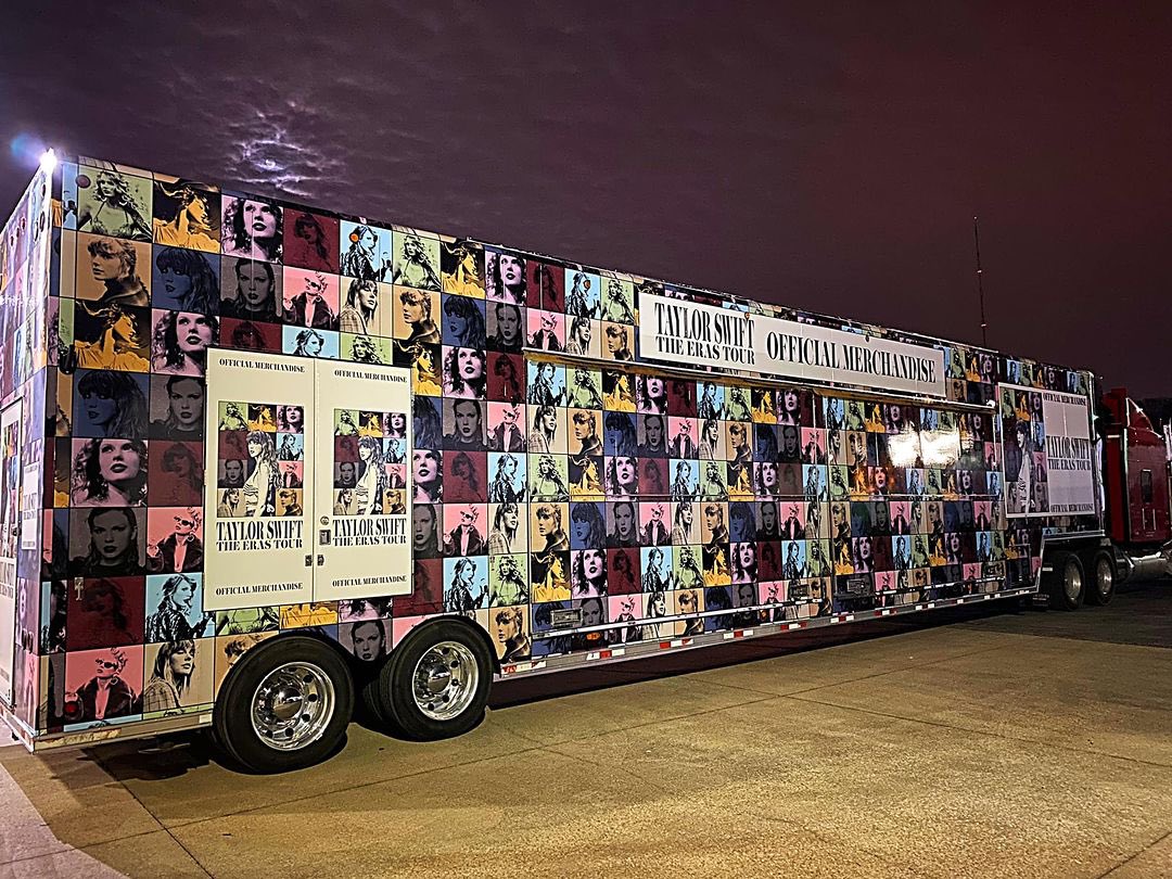 Taylor Swift Eras Tour on Twitter "📷 TSTheErasTour merch stand is